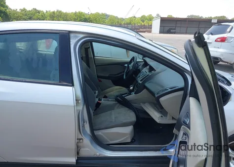 2013 Ford Focus Se z USA, uszkodzony, nr VIN 1FADP3F2XDL193629